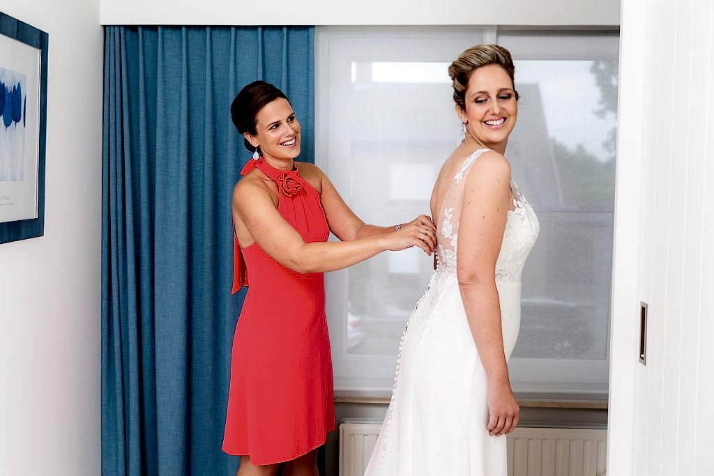 Bride getting ready at Belgium Garden wedding