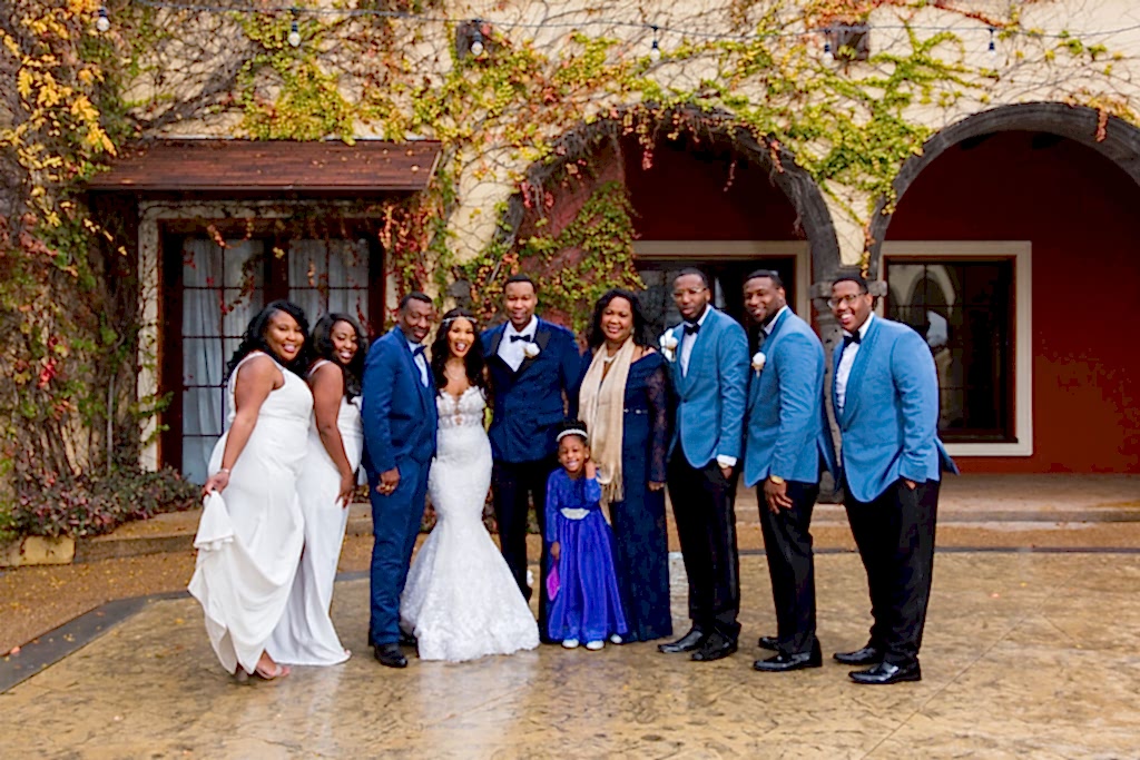 Family formals at Stoney Ridge Villa wedding