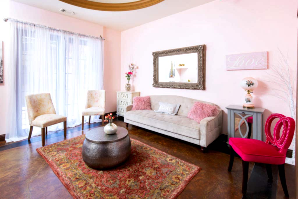 bridal suite in Stoney Ridge Villa in Azle tx with pink details