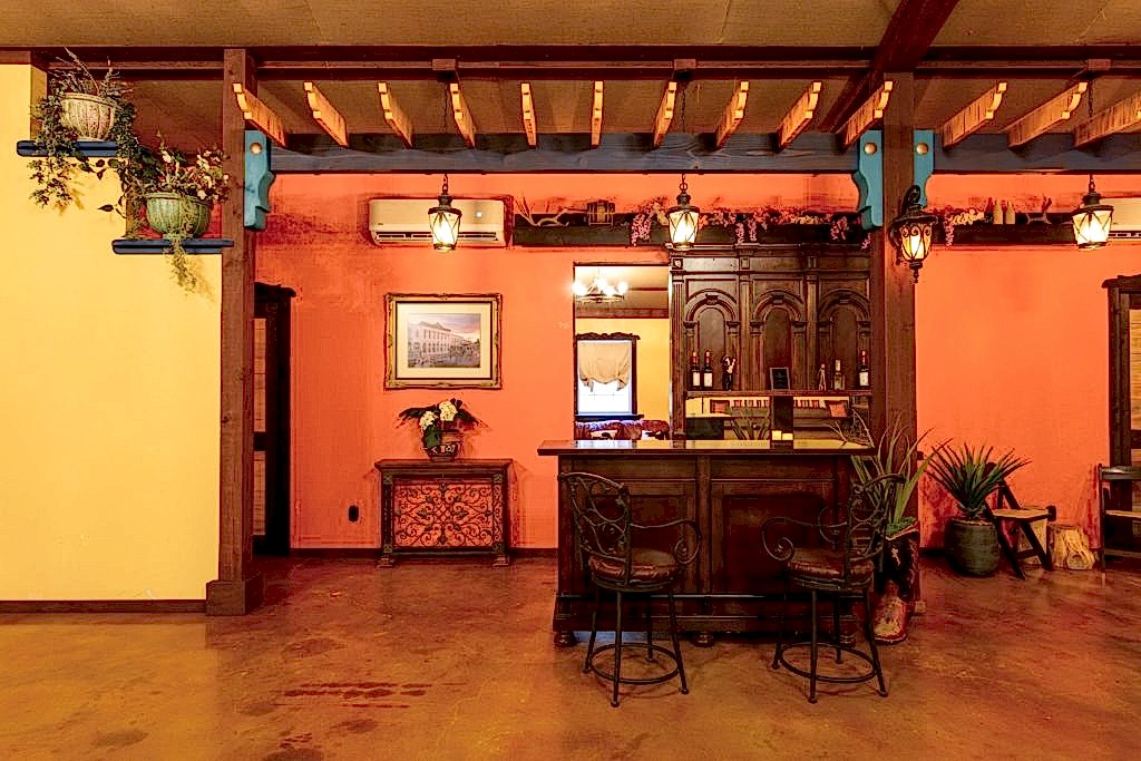 Sliding saloon bar